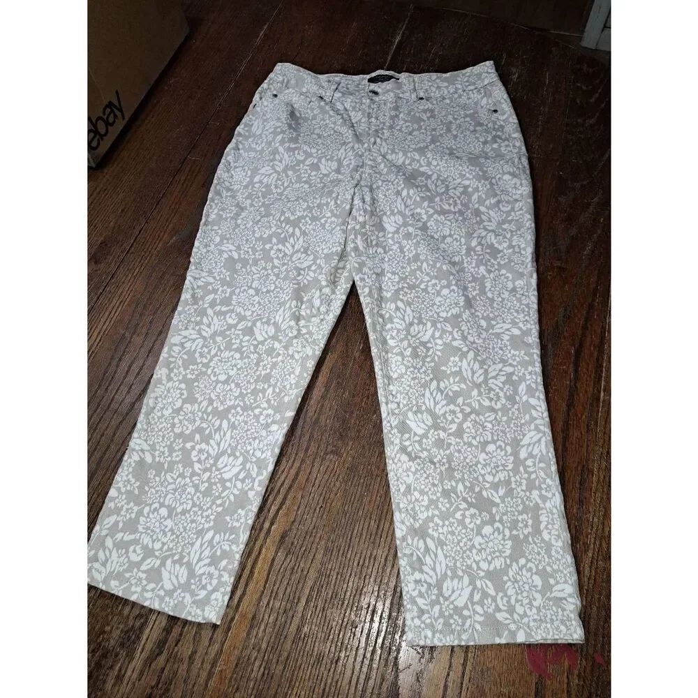 Size 10 Charter Club Jeans Tan White Floral Denim Stretch Capris Cropped Pants